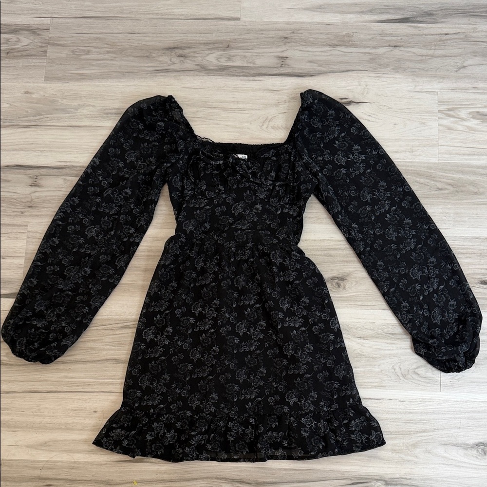 NWT HOLLISTER Elegant Black Floral Dress size XXS